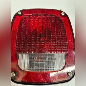 Peterson Manufacturing 442 UNIVERSAL 3 STUD Stop / Turn / Tail Light Lamp Untest